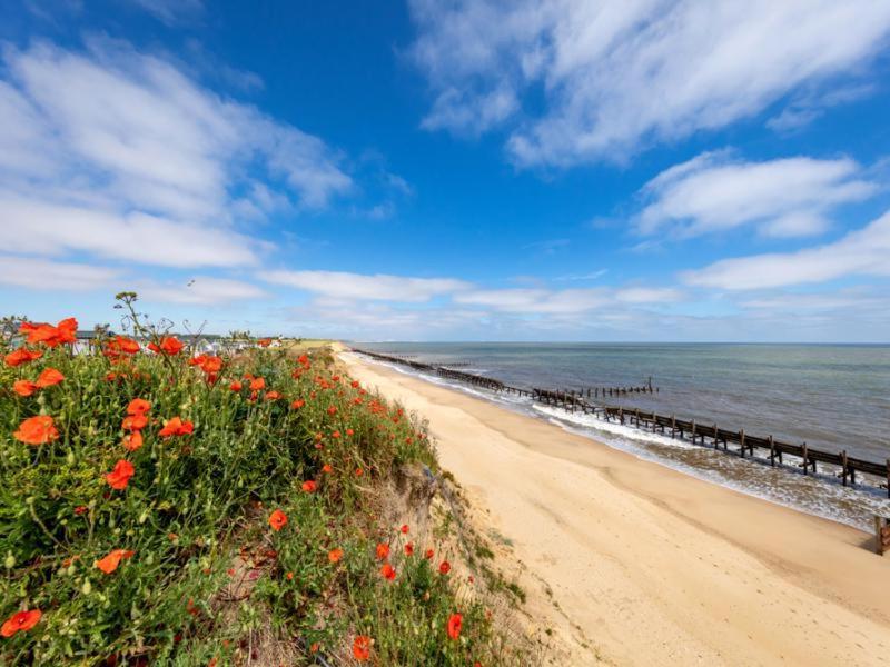 The Winchester Luxury Pet Friendly Caravan On Broadland Sands Holiday Park Between Lowestoft And Great Yarmouth Hotel Corton  Ngoại thất bức ảnh